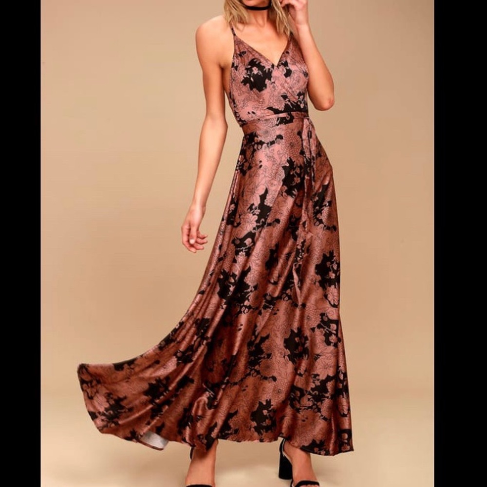 Lulu’s Floral print maxi dress 💞